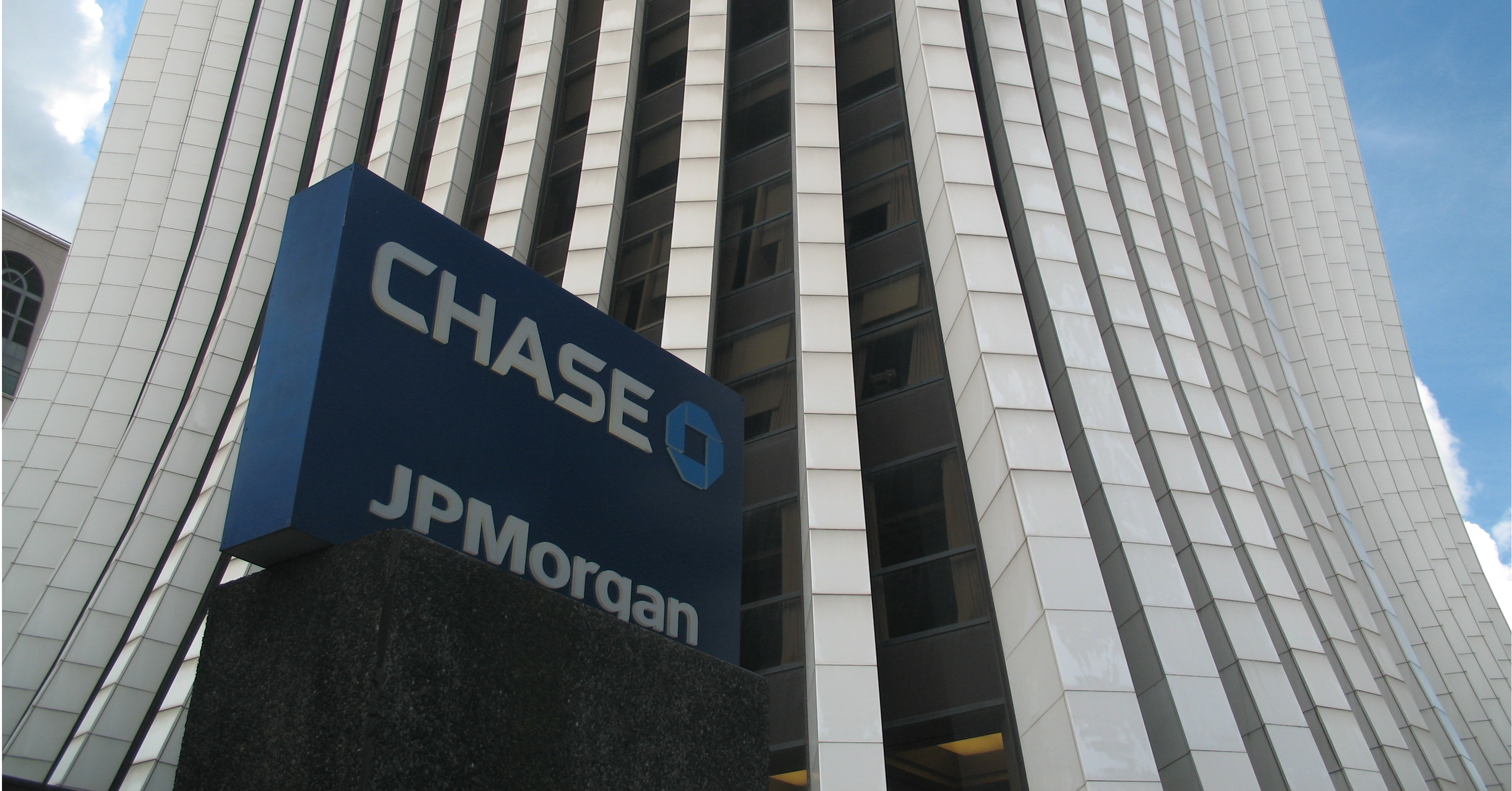 Jpmorgan Chase First Quarter 2024 Earnings: Eps Beats Expectations 